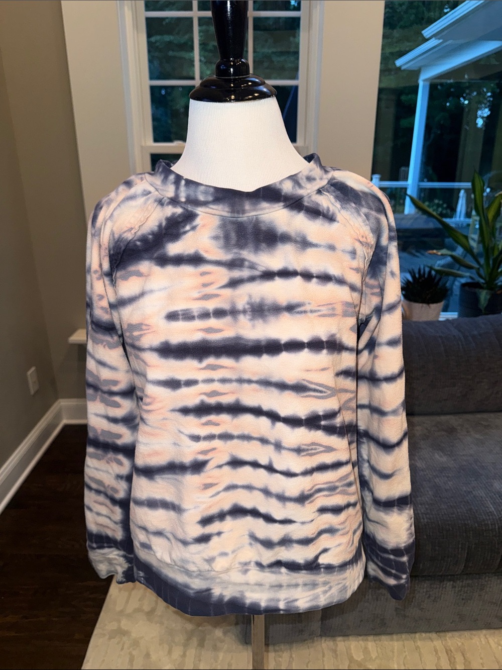 Young Fabulous & Broke Tie-Dye Pullover in Navy and Pink M